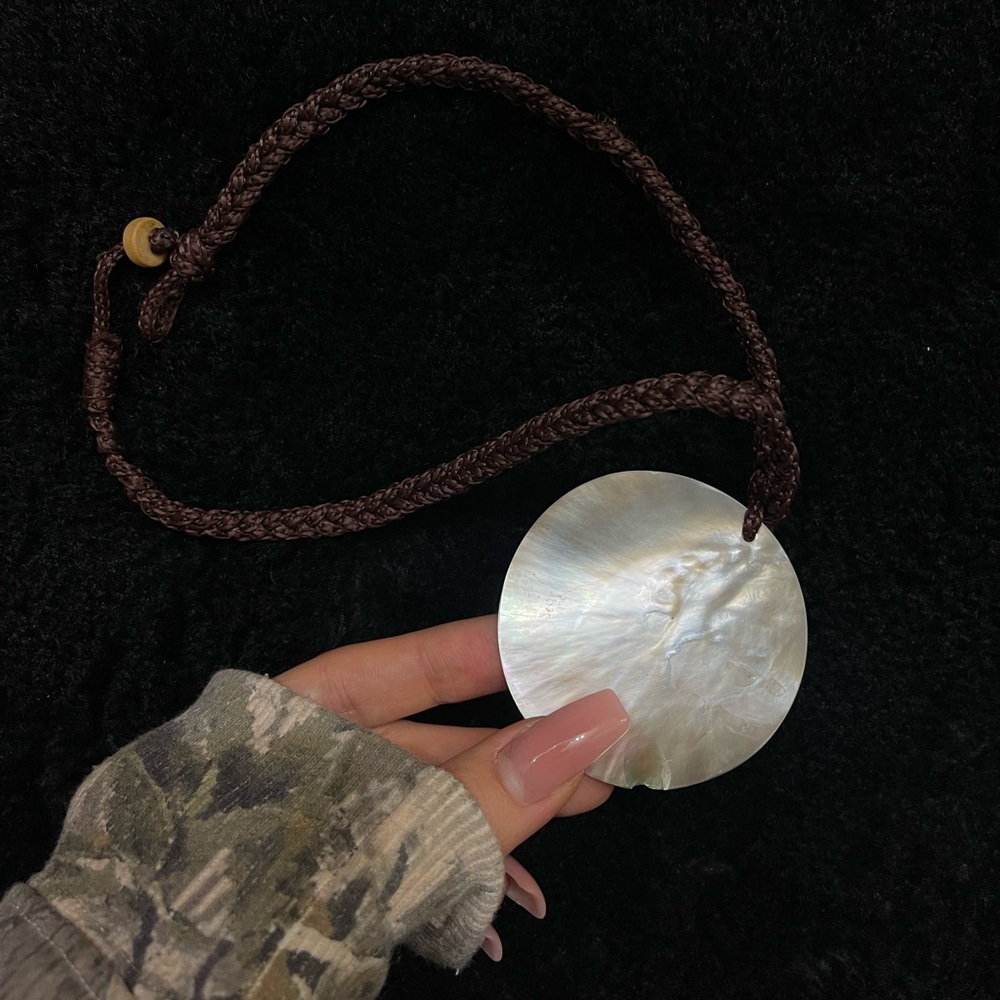 Shell Necklace - Picture 2 of 2